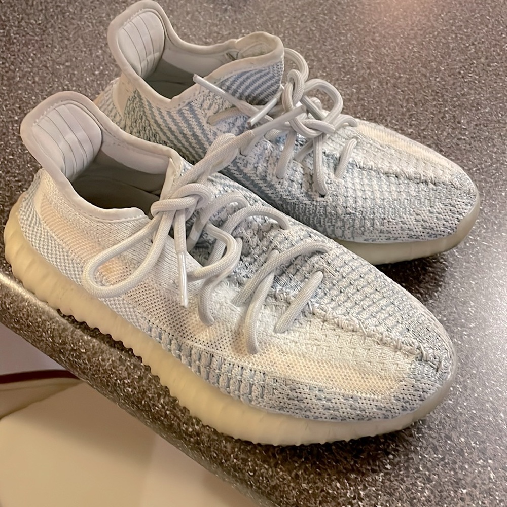 Yeezy‘s youth 4